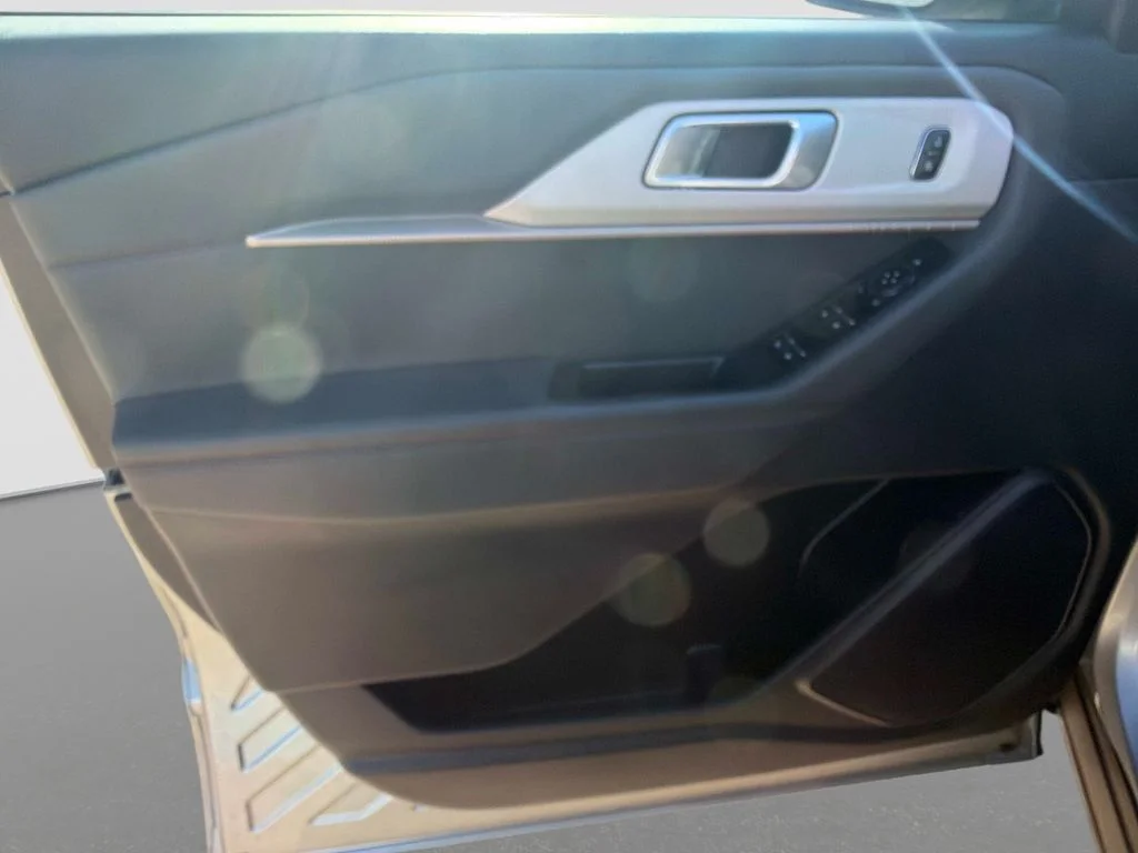 Used 2025 Silver Ford Active image 18