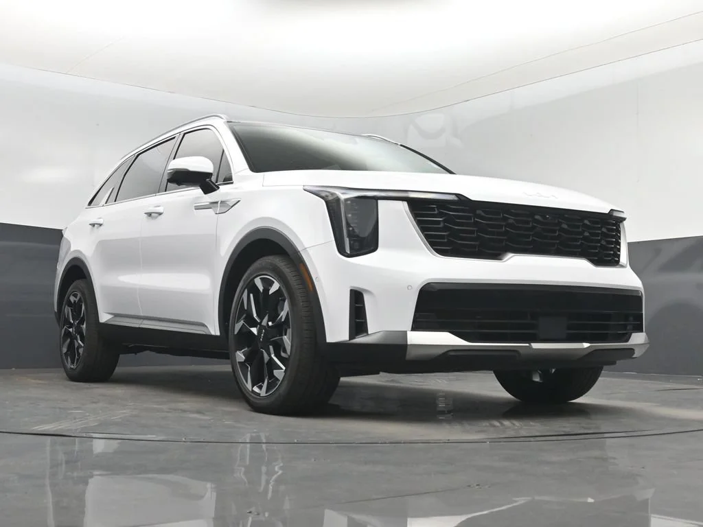 Certified Used 2025 White Kia SX image 32