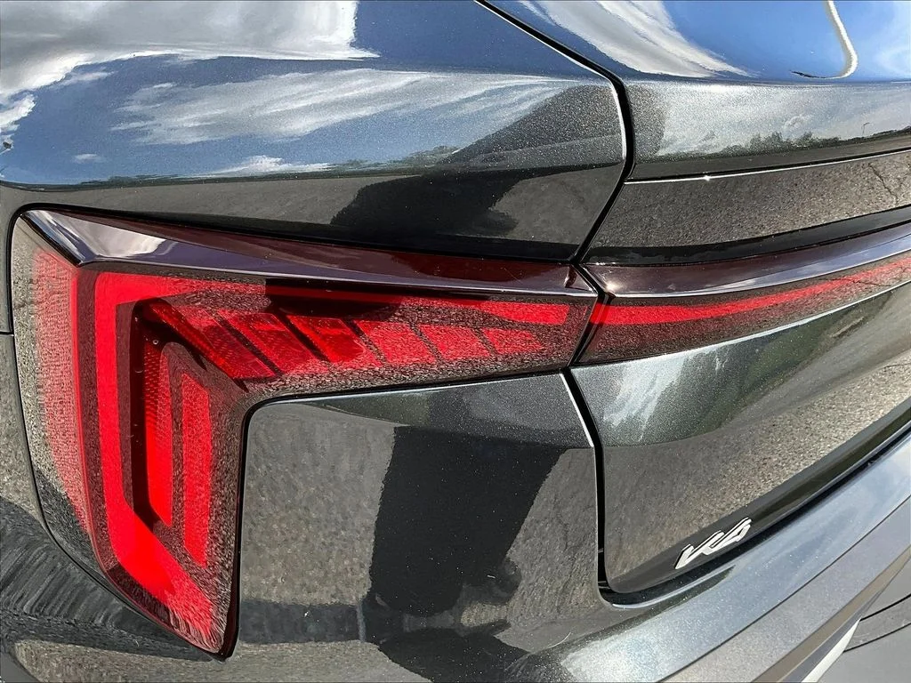 2025 Kia K4 LXS - Photo 25