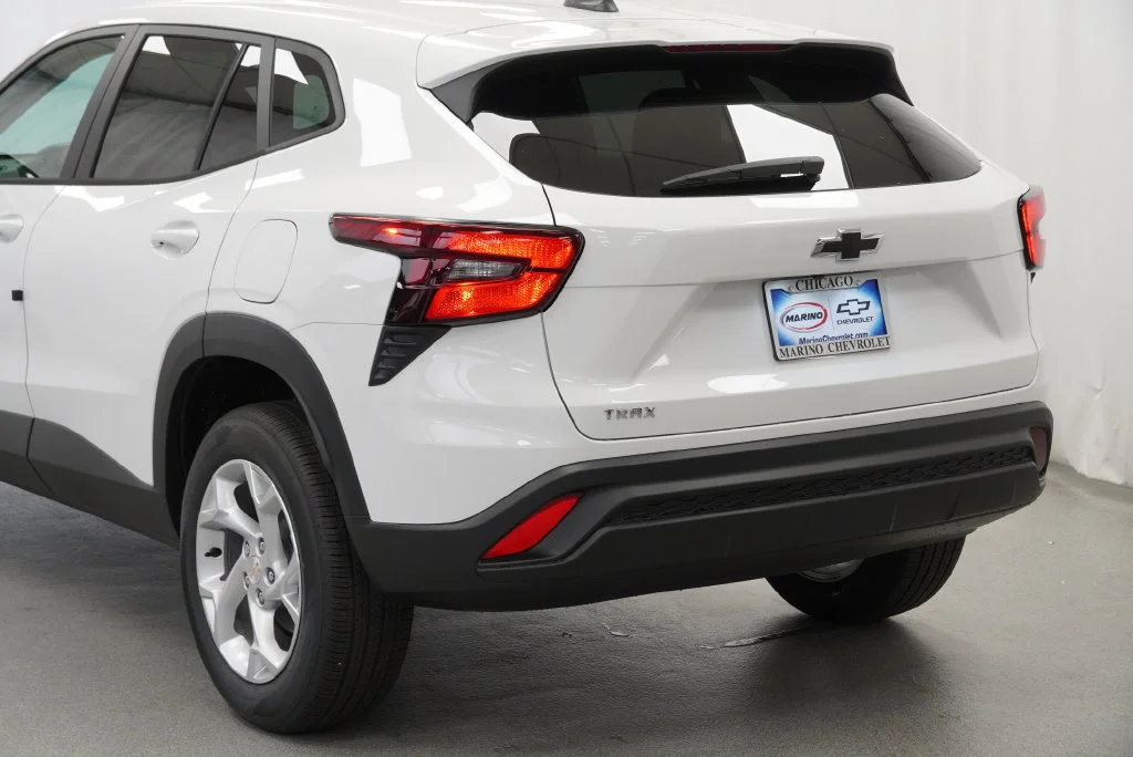 New 2026 Summit White Chevrolet LS image 36