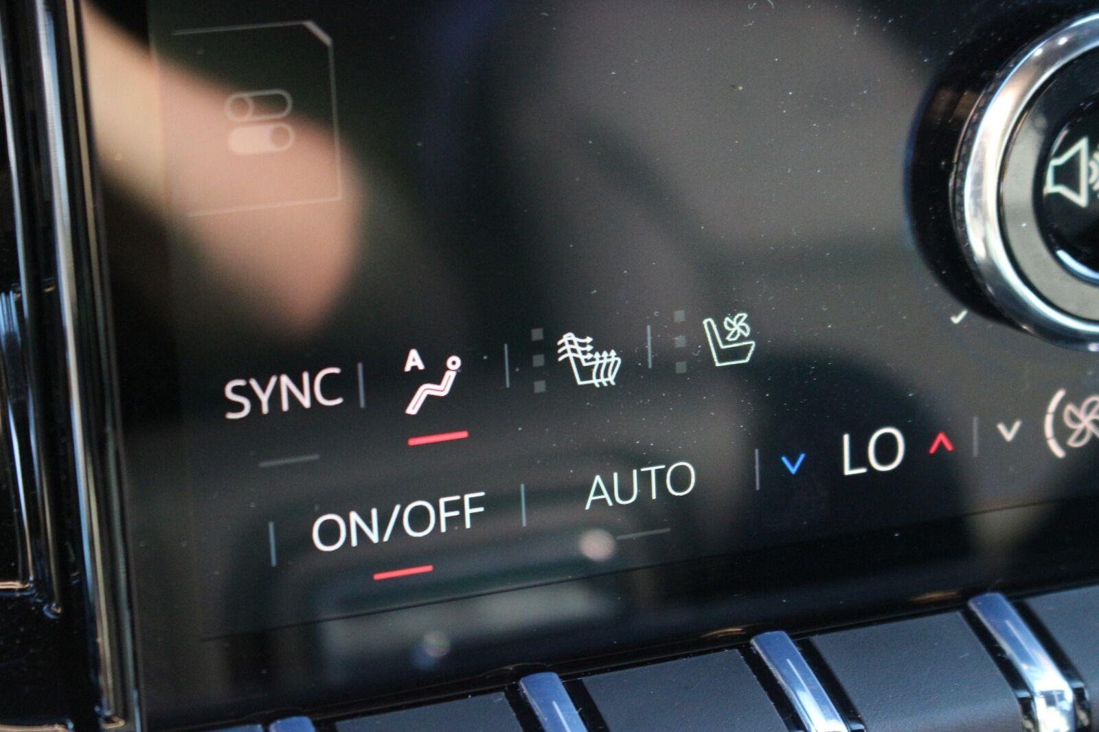 Used 2026 Onyx Black GMC Denali image 27