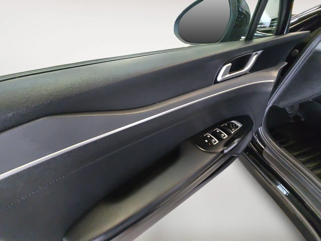 Used 2022 Black Kia GT-Line image 14