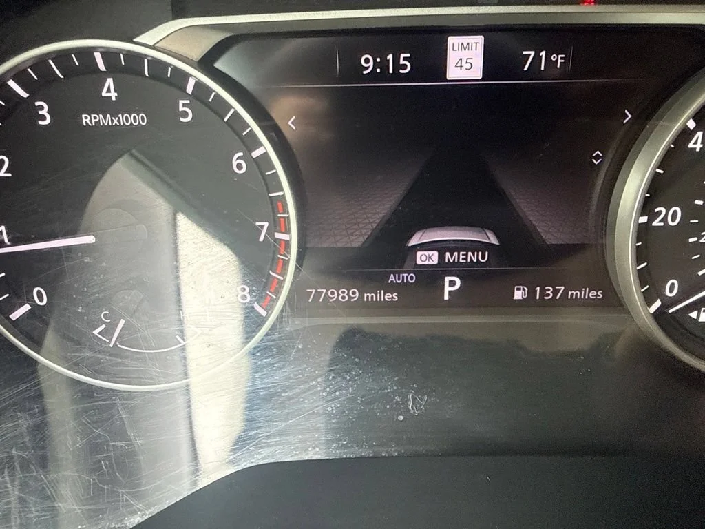 Used 2022  Nissan SL image 17