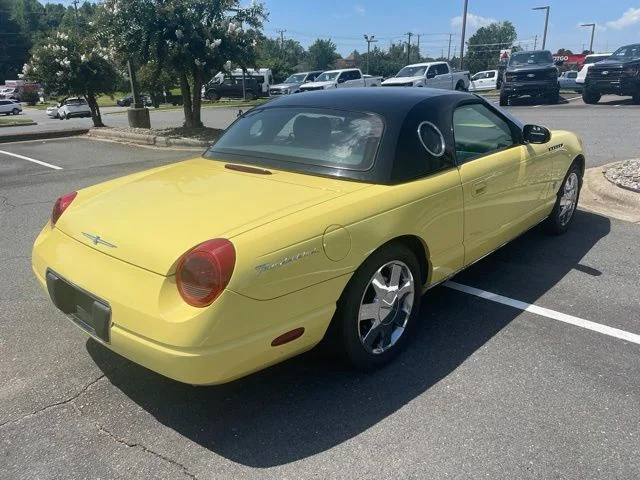 Used 2002  Ford Base image 5