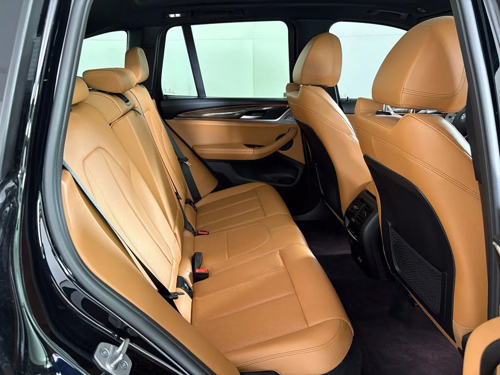 Used 2022 Black BMW sDrive30i image 40