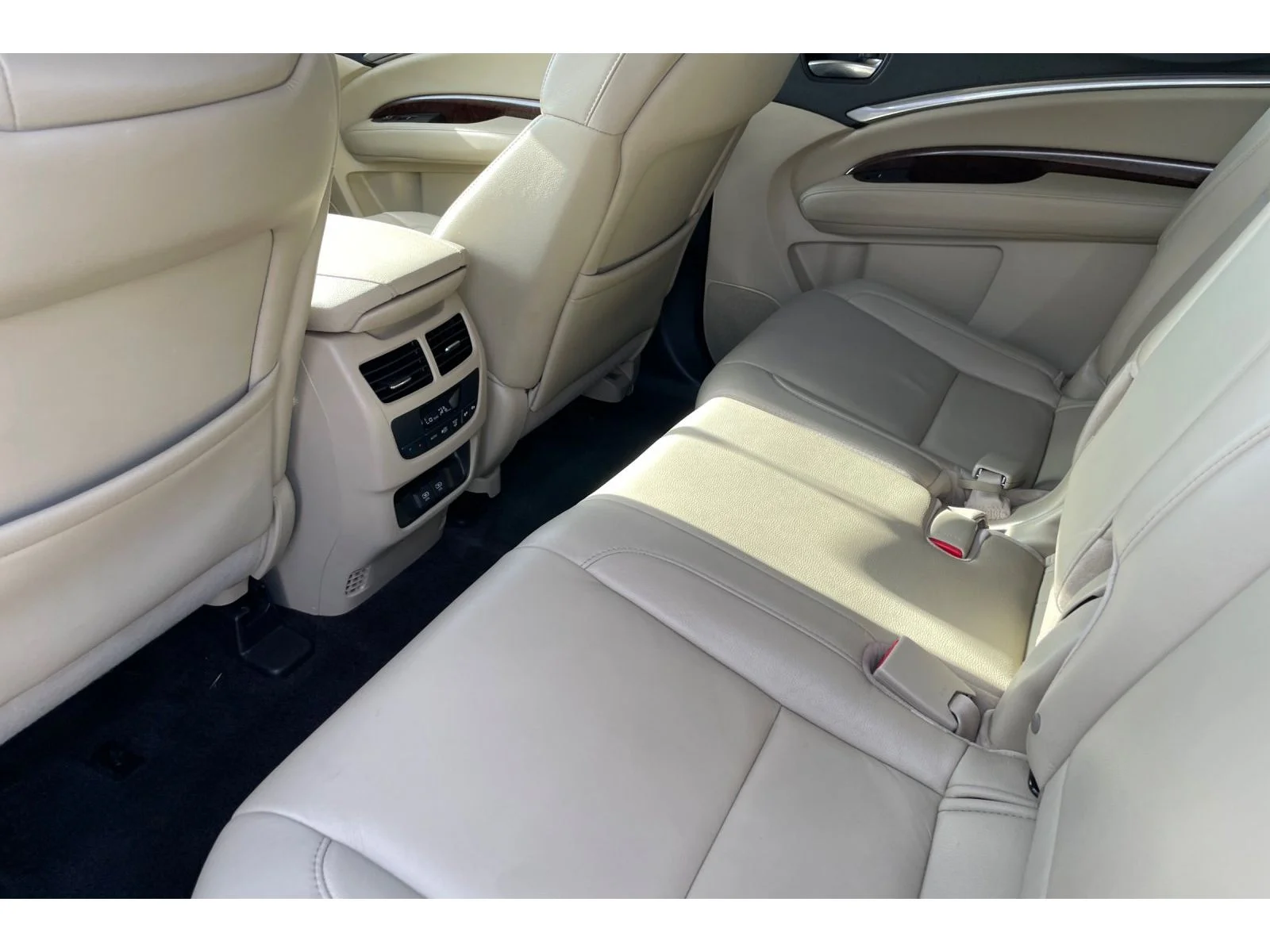 Used 2018 White Diamond Pearl Acura 3.5L (A9) image 13