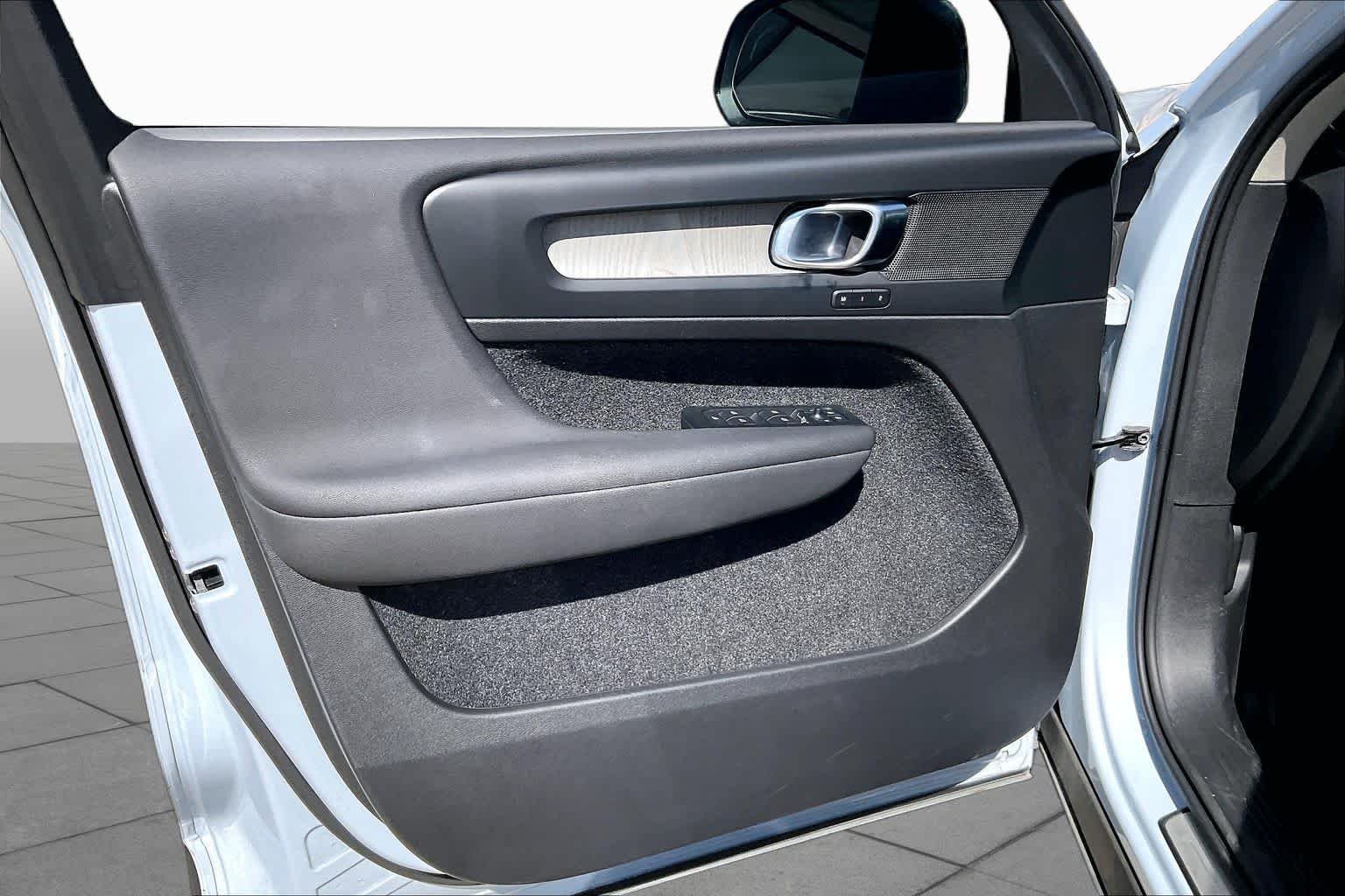 Used 2026 Cloud Blue Volvo Core image 23
