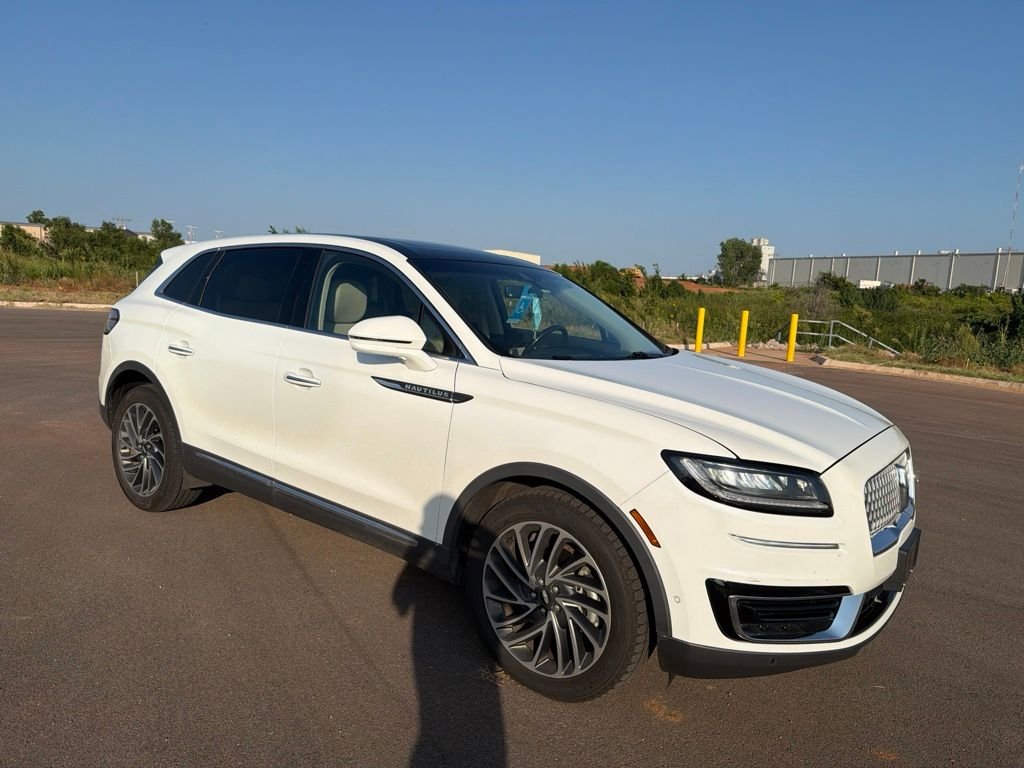 Used 2020 Pristine White Lincoln Reserve image 3