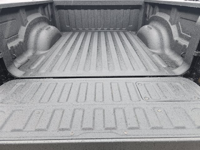 New 2026 Diamond Black Crystal Pearl-Coat Exterior Paint RAM Laramie image 39