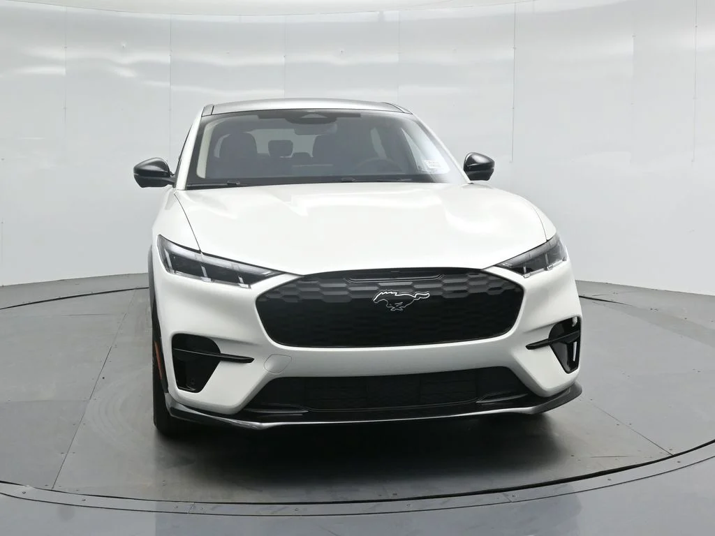 New 2026 Star White Metallic Tri-coat Ford Premium image 23