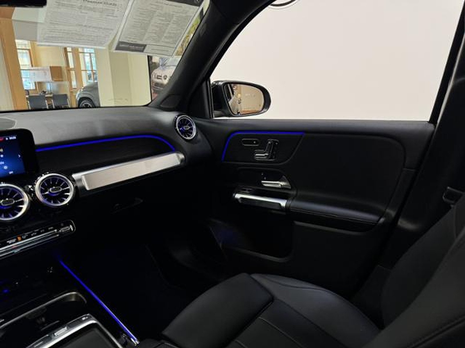 Certified Used 2025 Night Black Mercedes-Benz  image 9
