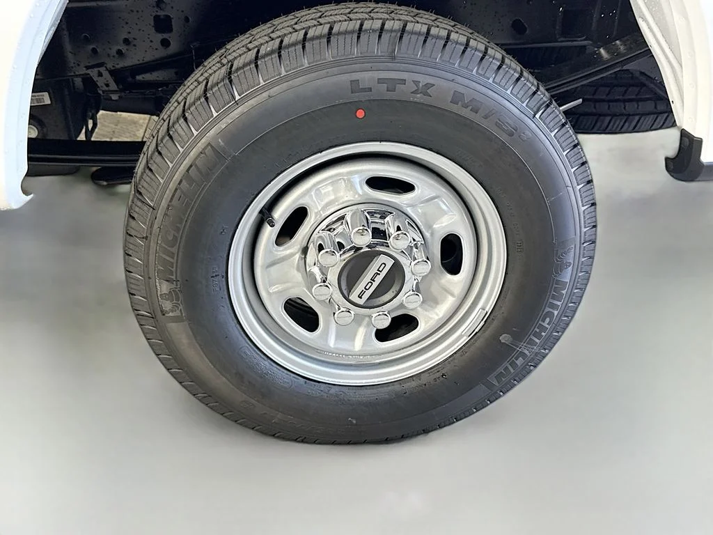 New 2026 Oxford White Ford F-250® XL image 28