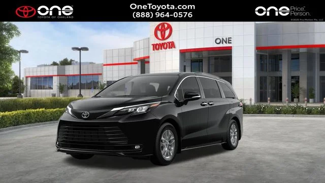 2026 Toyota Sienna XLE 8-Passenger Hybrid FWD's photo