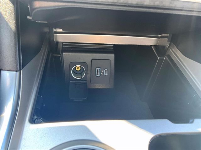 Used 2023 Black Ford XLT image 27