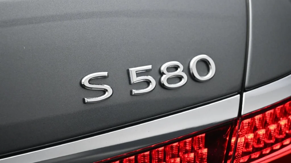Used 2024 Silver Mercedes-Benz Maybach S 580 image 21