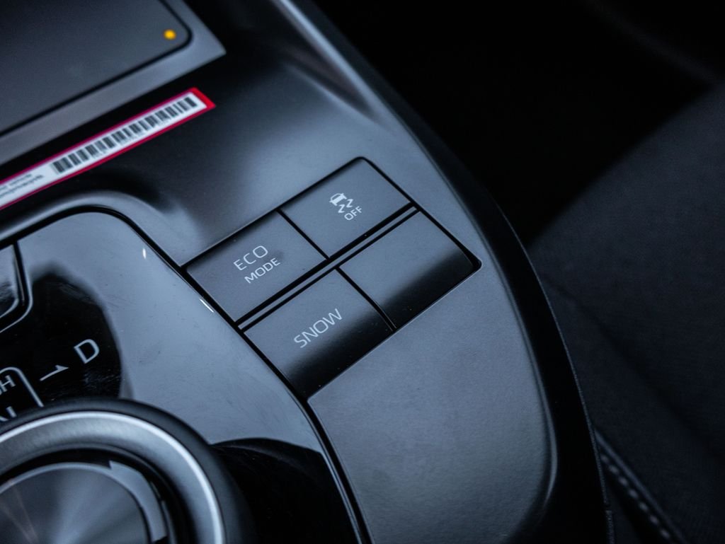 2026 Toyota C-HR SE - Photo 23