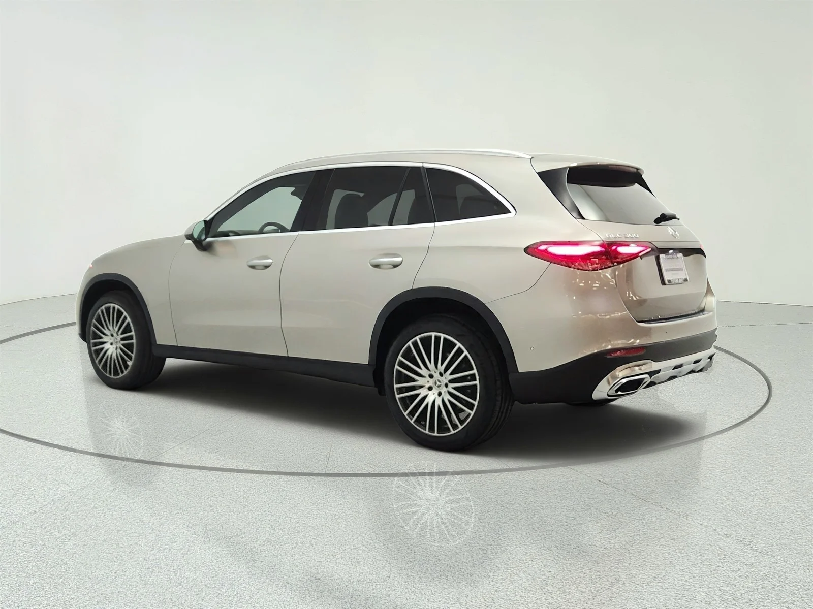 Used 2023 Mojave Silver Metallic Mercedes-Benz GLC 300 SUV image 7