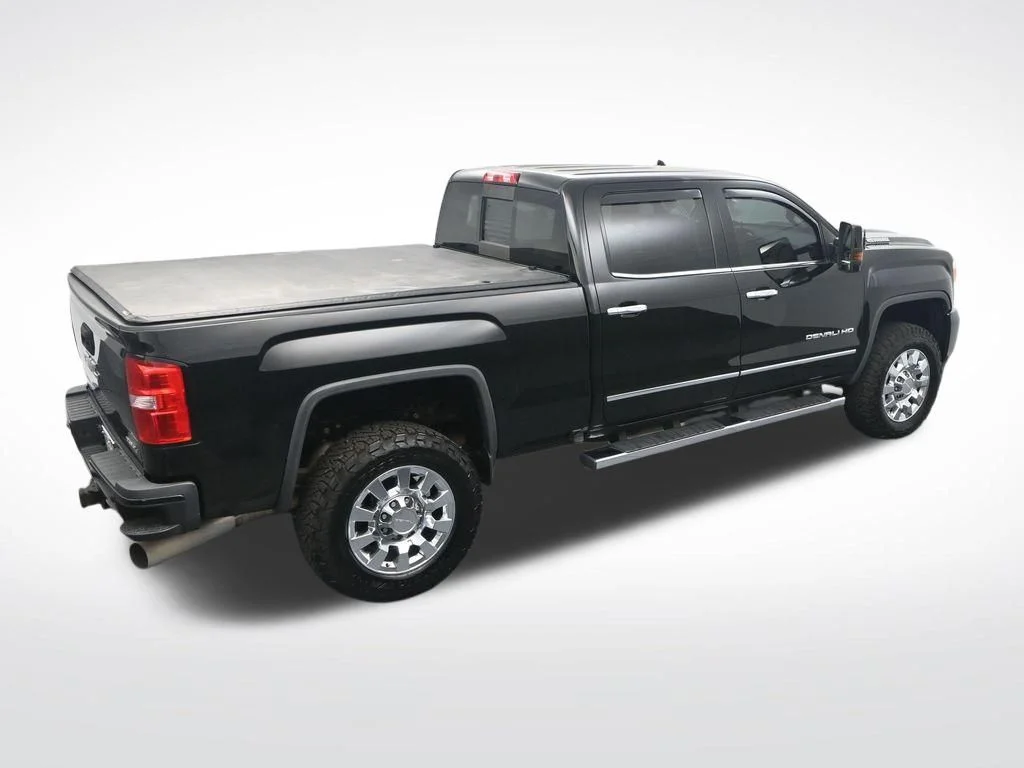 Used 2019 Black GMC Denali image 27
