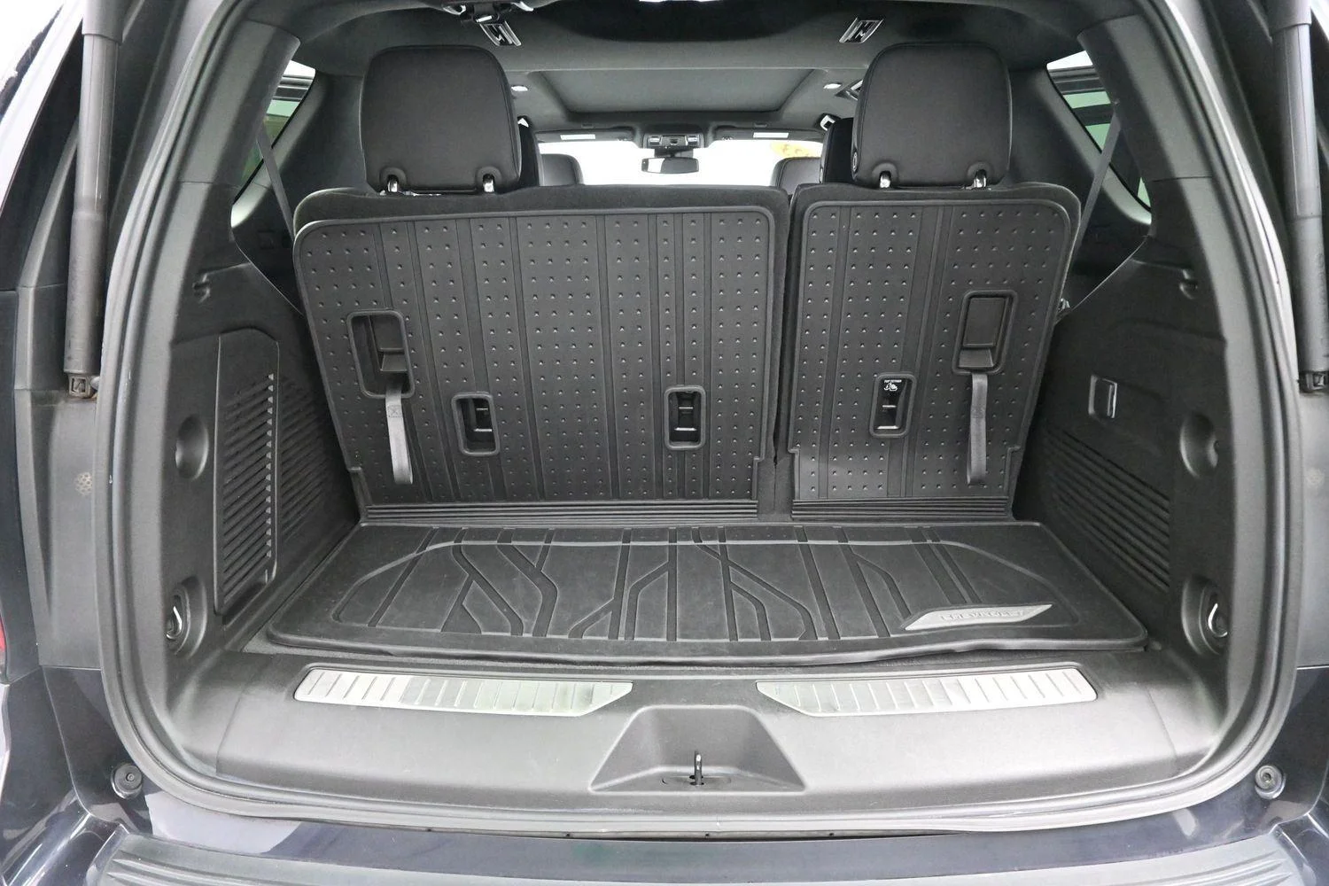 Used 2023 Dark Ash Metallic Chevrolet RST image 9