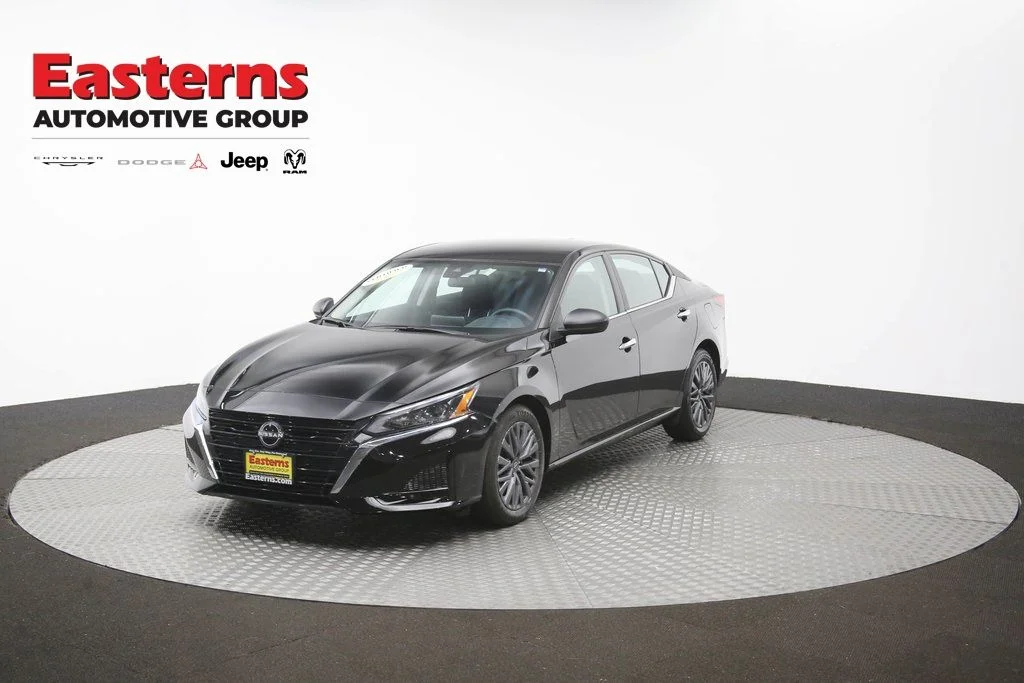 Used 2025 Black Nissan 2.5 SV image 54