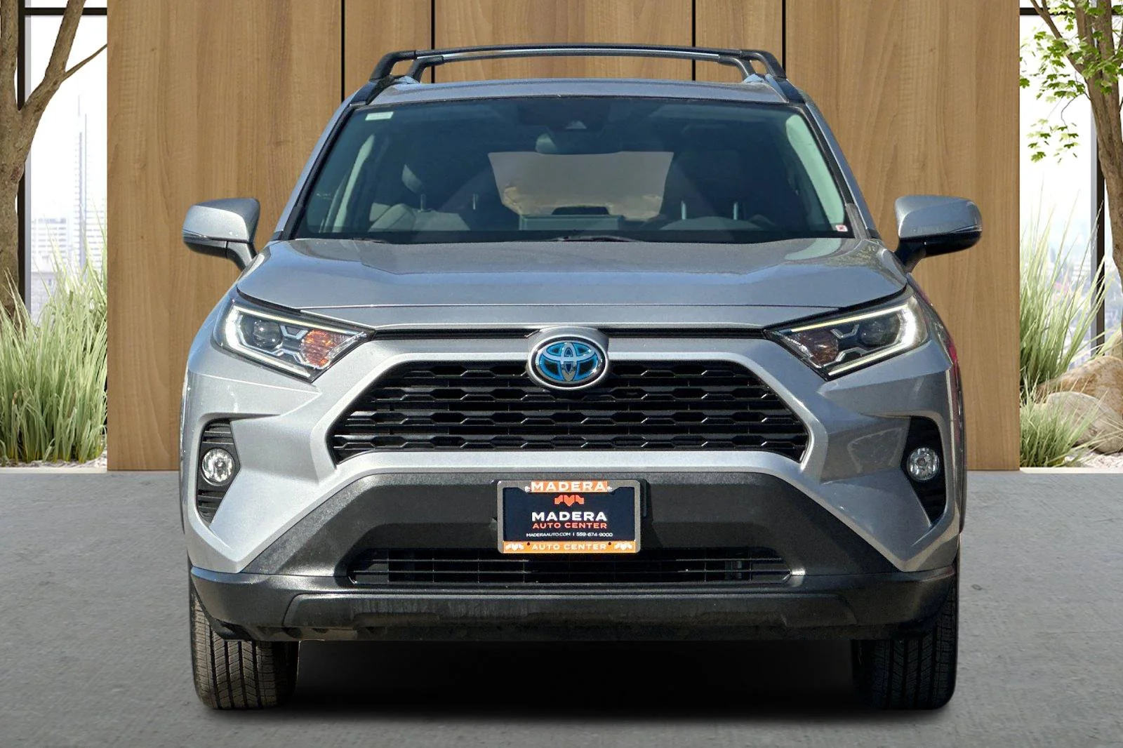 Used 2019 Silver Toyota XLE image 9