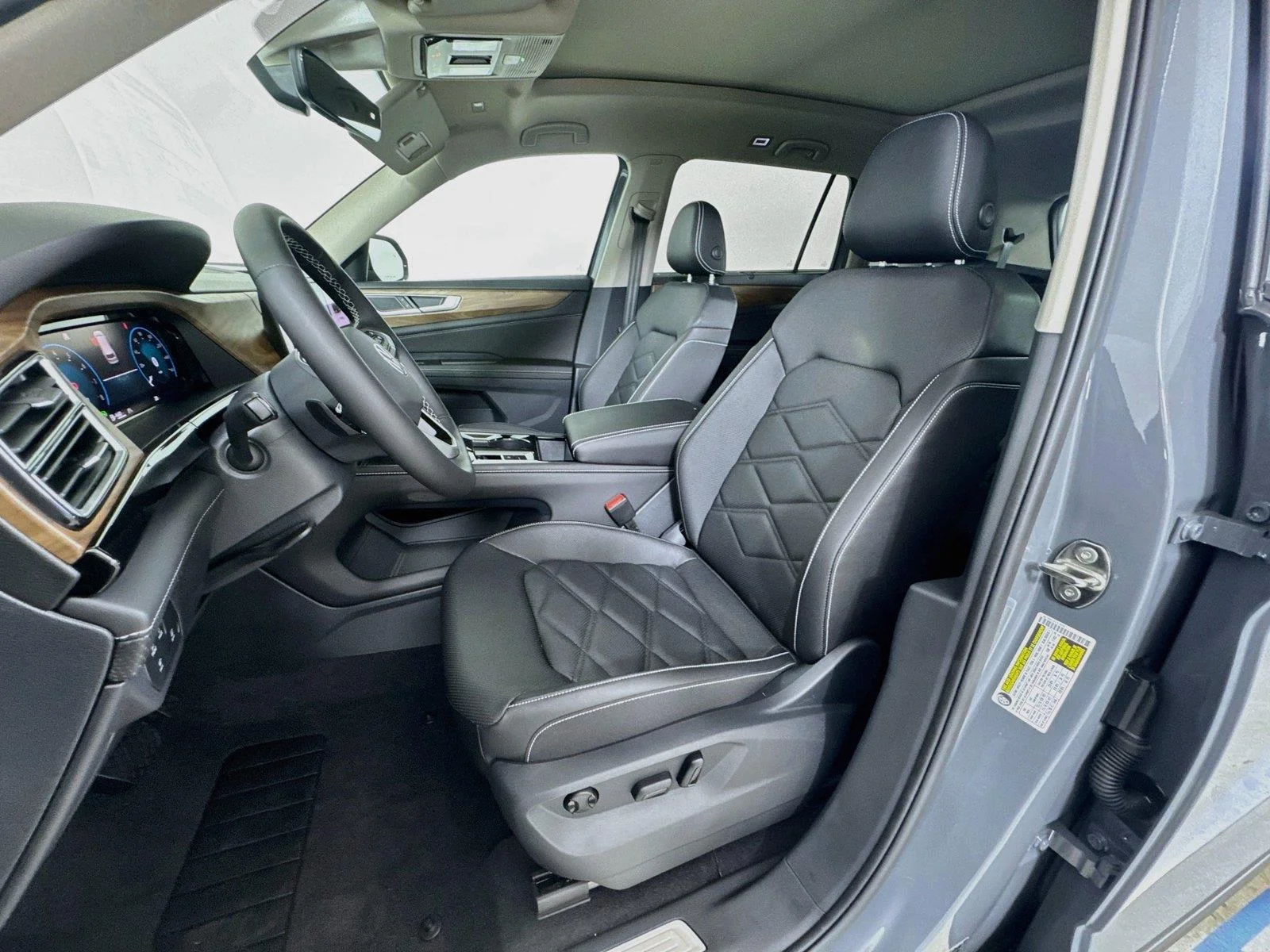 New 2026 Pure Gray Volkswagen 2.0T SE w/Technology image 20