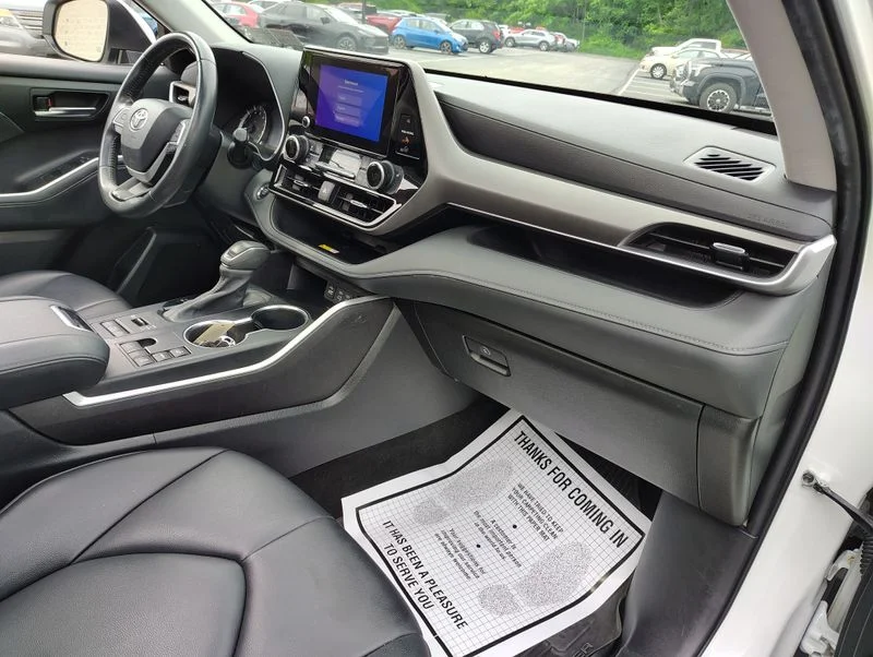 Used 2023 Beige Toyota XLE image 23
