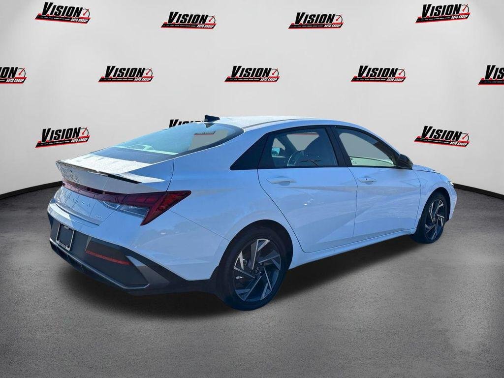 New 2025 White Hyundai SEL Sport image 5