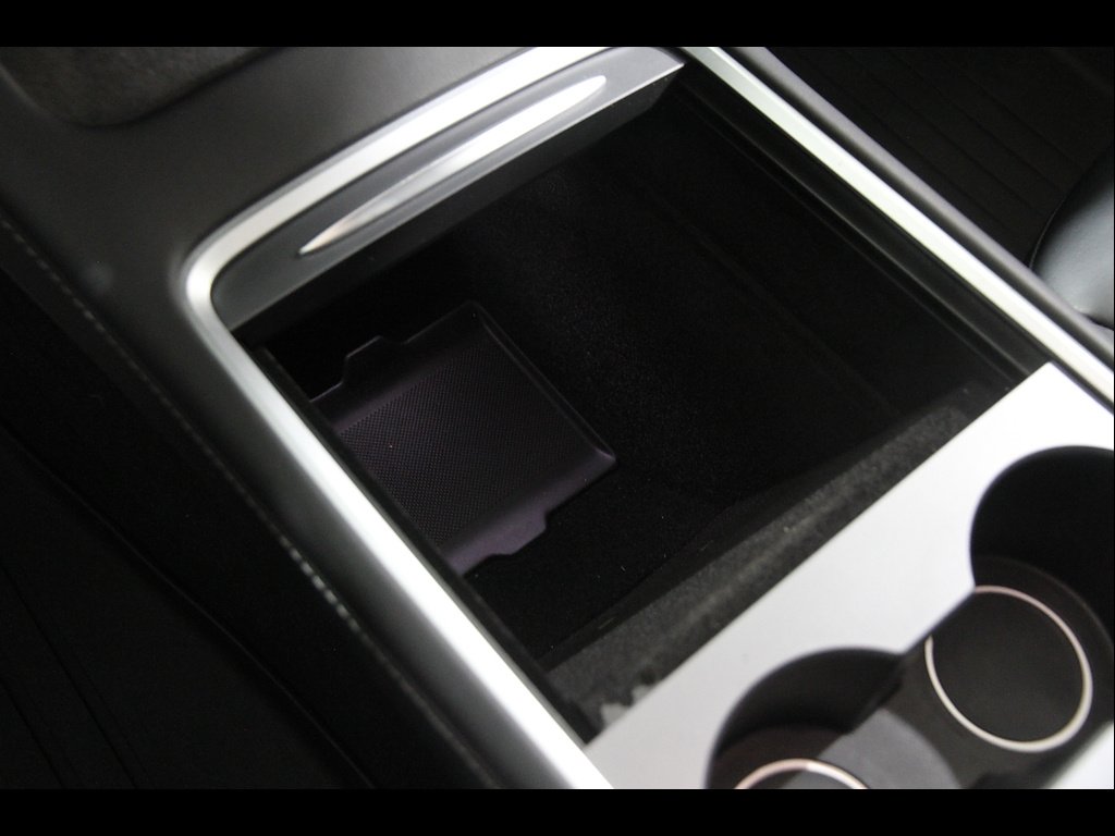 2022 Tesla Model Y Long Range - Photo 18