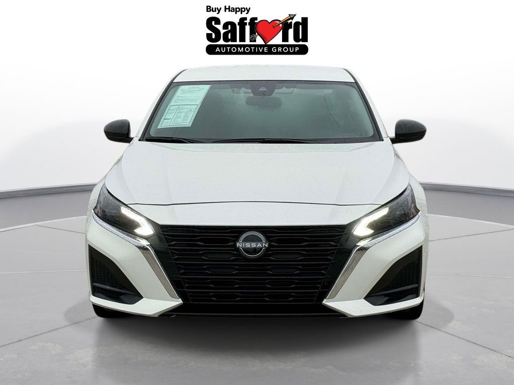Used 2025 White Nissan 2.5 SV image 7