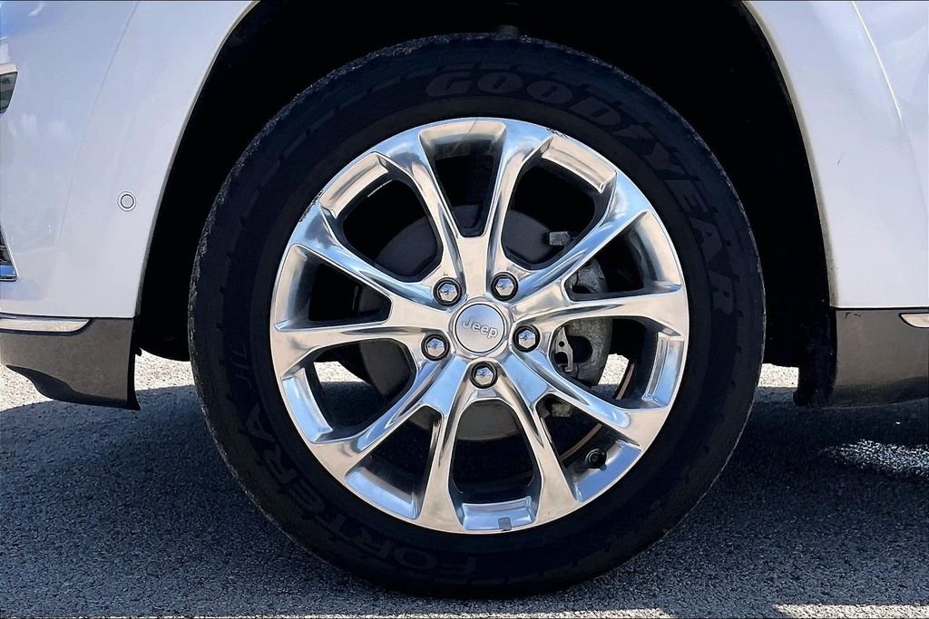 Certified Used 2019 Bright White Clearcoat Jeep Summit image 35