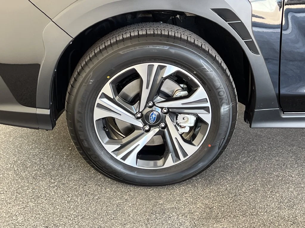 New 2026 CRYSTAL BLACK SILICA Subaru Premium image 27
