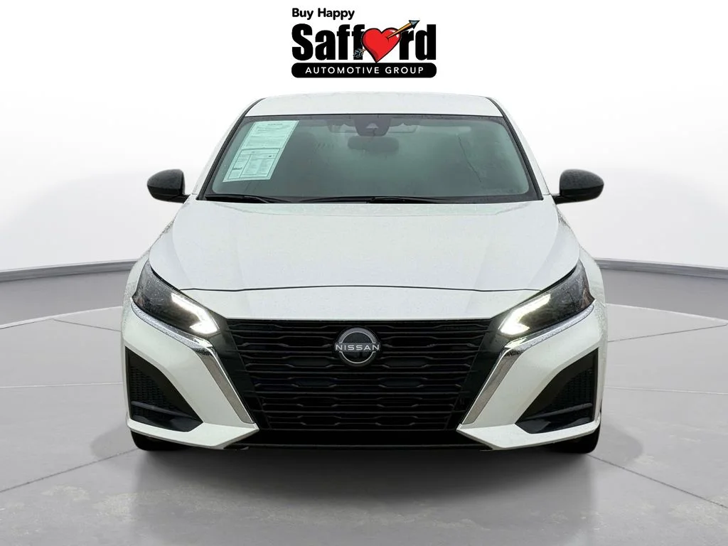 Used 2025 White Nissan 2.5 SV image 7
