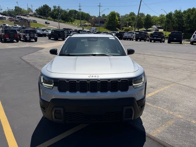 New 2026 Silver Zynith Clear-Coat Exterior Paint Jeep Limited image 3