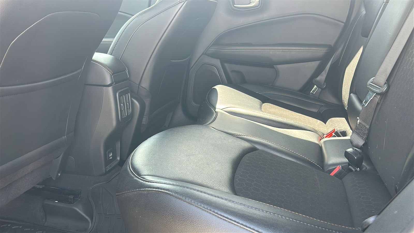 Used 2020 Black Jeep Latitude image 12