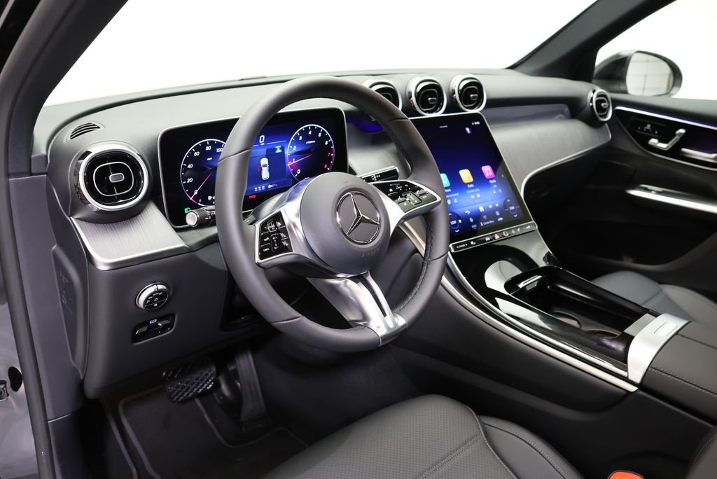 Used 2026 Black Mercedes-Benz GLC 300 image 32