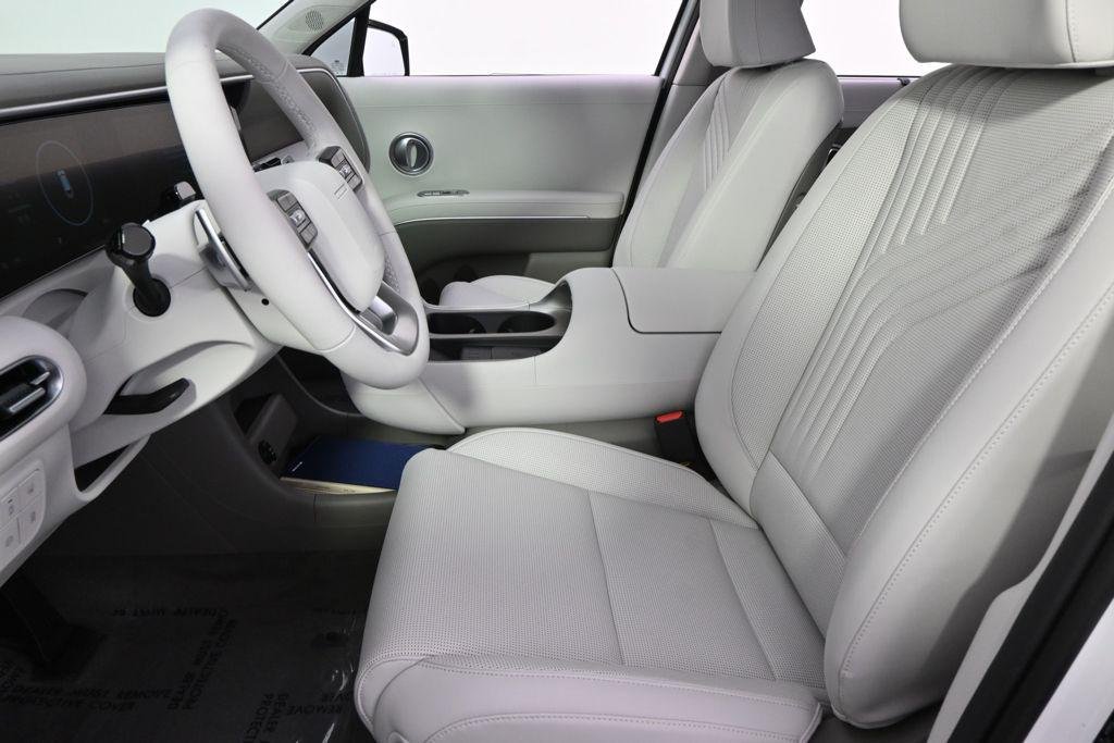 New 2026 White Pearl Hyundai SEL AWD image 13