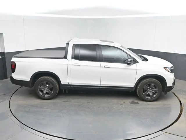 Certified Used 2026 Platinum White Pearl Honda TrailSport image 39