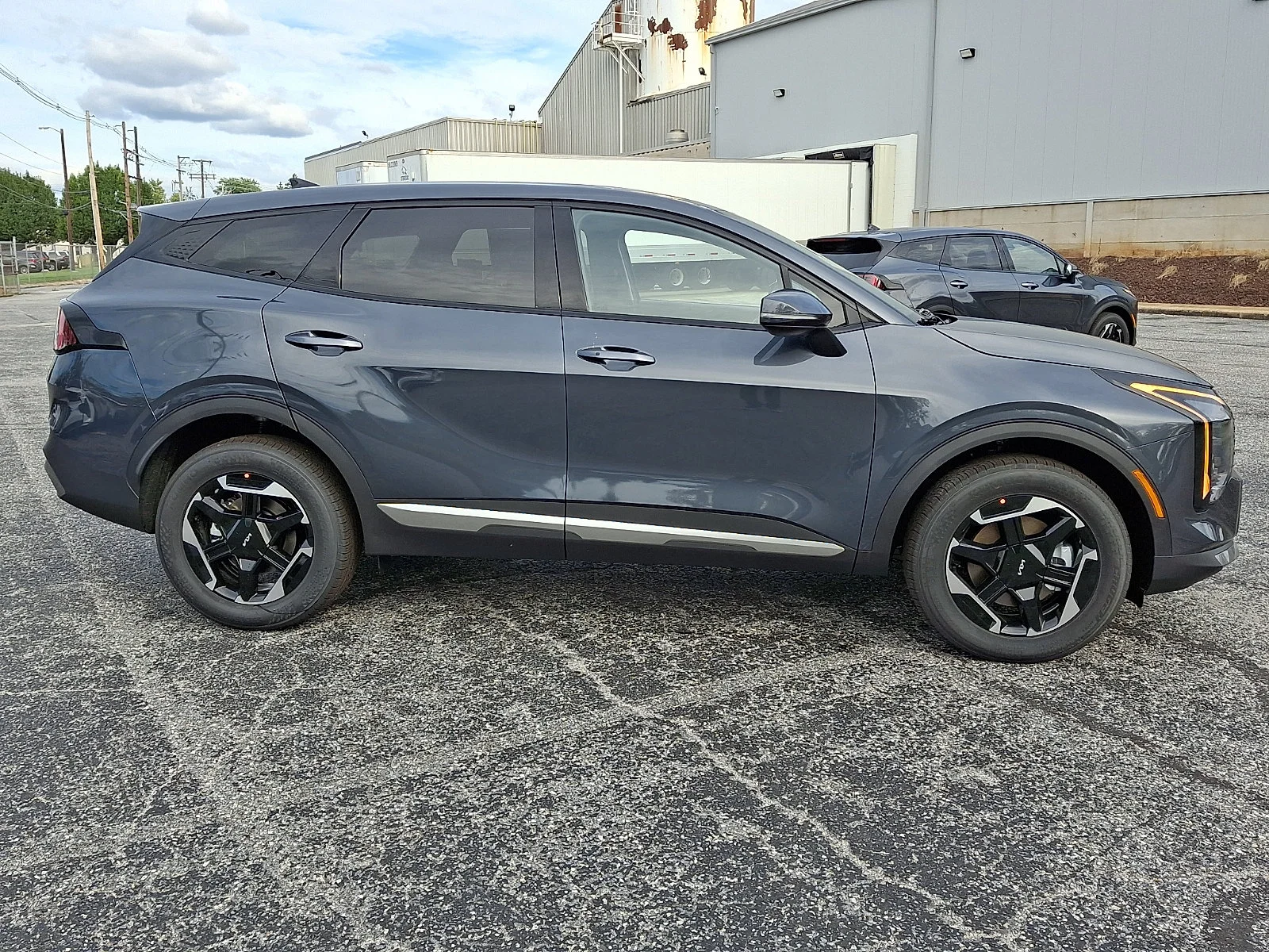 New 2027 Gray Kia S image 9