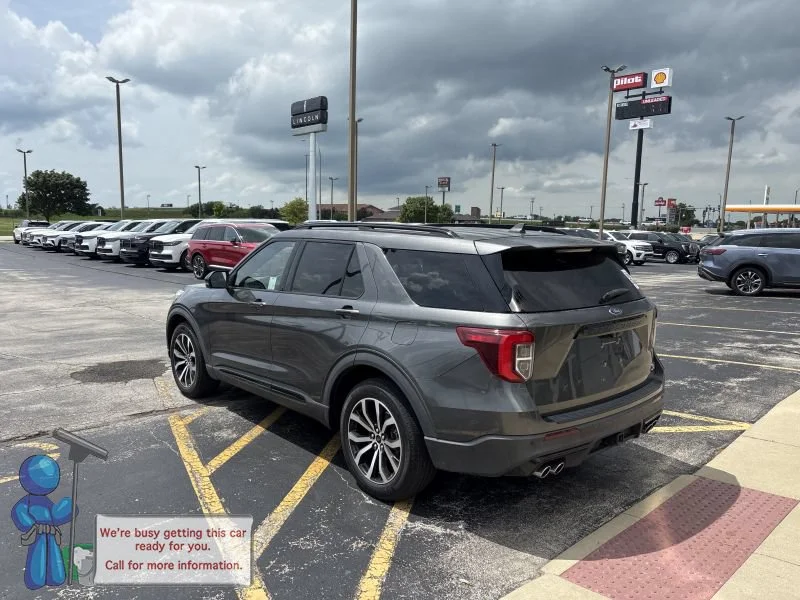 Used 2020 Magnetic Ford ST image 3