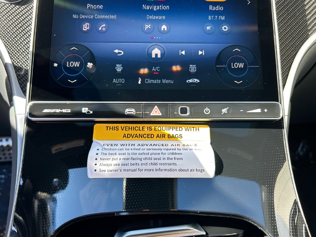 New 2027 MANUFAKTUR Cirrus Silver Magno Mercedes-Benz AMG® GLC 53 4MATIC+ Coupe image 21