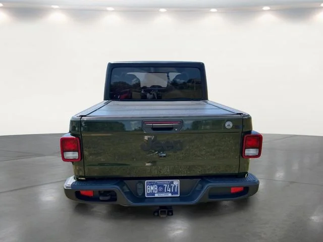 Used 2022 Green Jeep Sport image 17