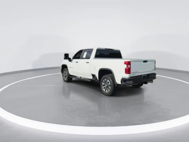 Used 2024 White Chevrolet Custom image 8
