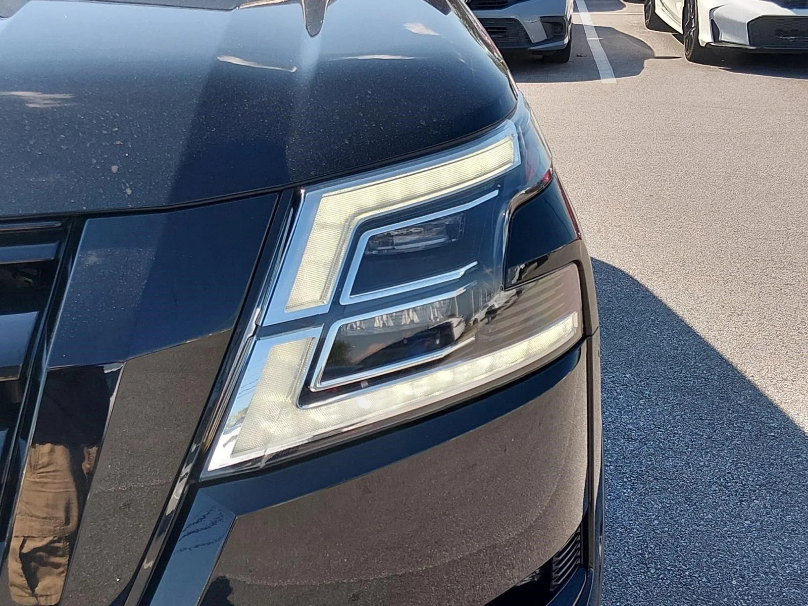 Used 2023 Super Black Nissan SL image 10