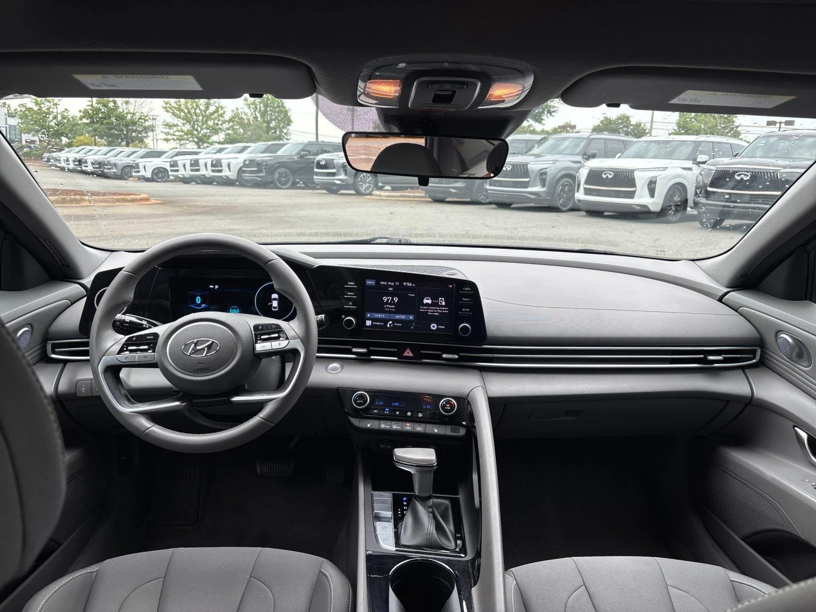 Used 2022 Phantom Black Hyundai SEL image 33
