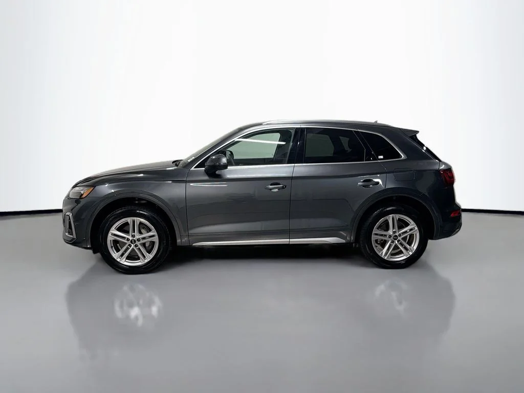Used 2025  Audi 55 Premium Plus image 2