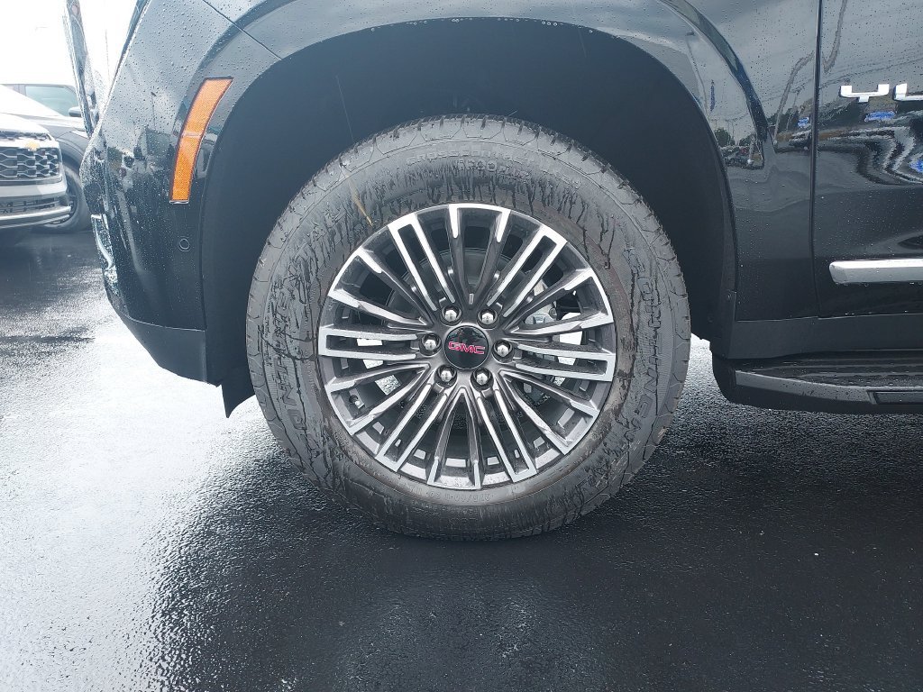 New 2026 Onyx Black GMC Elevation image 10