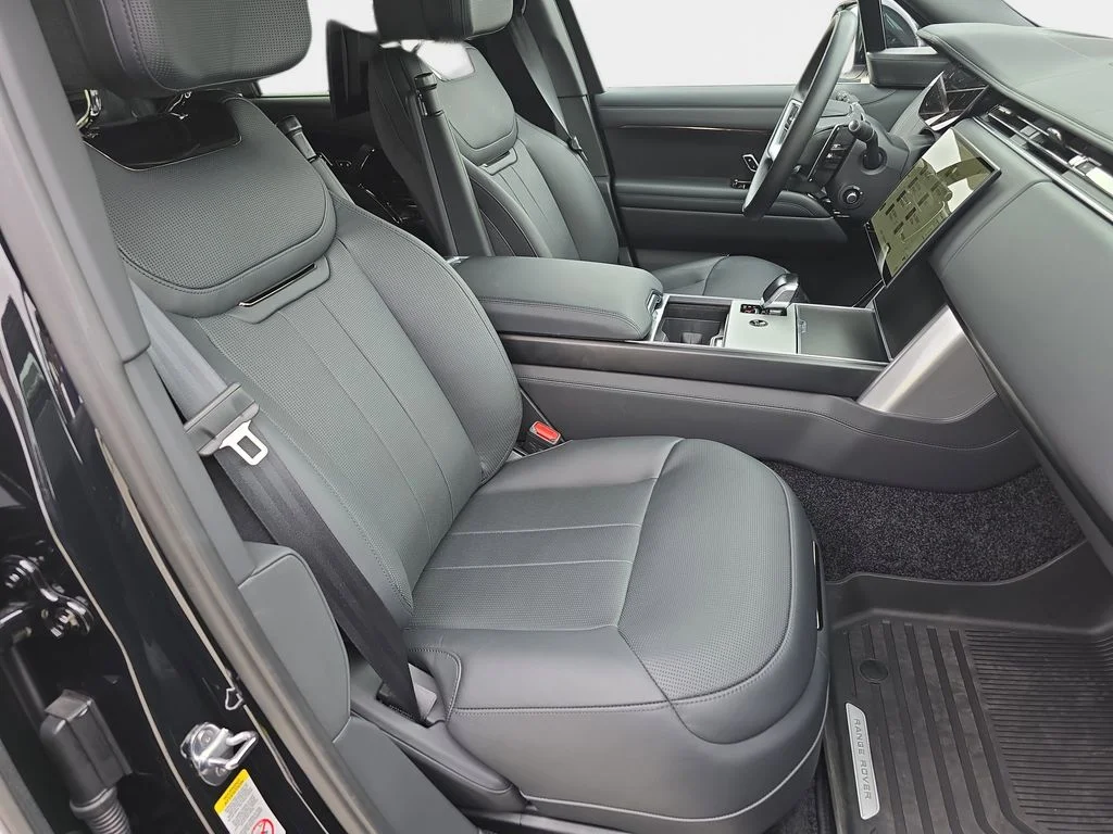 2025 Land Rover Range Rover SV - Photo 10