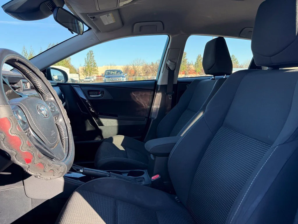 Used 2017 Electric Toyota Base image 9