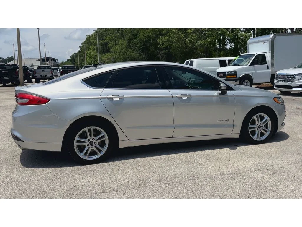 Certified Used 2018 Ingot Silver Metallic Ford SE image 9